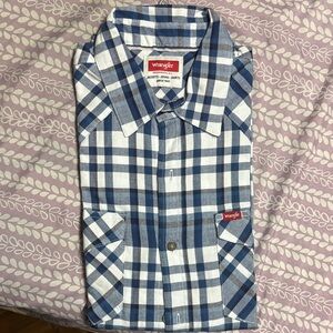Wrangler Checkered Blue and White Shirt